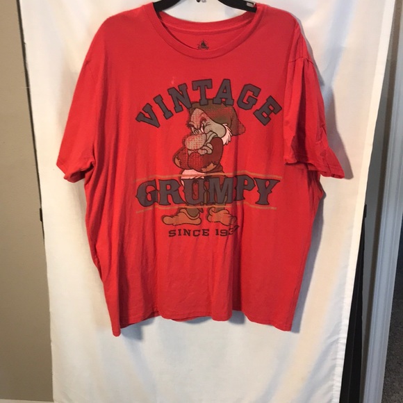 Disney mens size 2XL Grumpy red short sleeved T-shirt - Picture 1 of 5